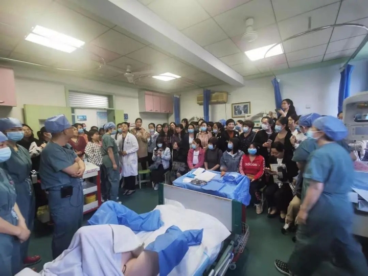 大出血产妇失血几千毫升,产妇大出血输血10000cc还能救吗