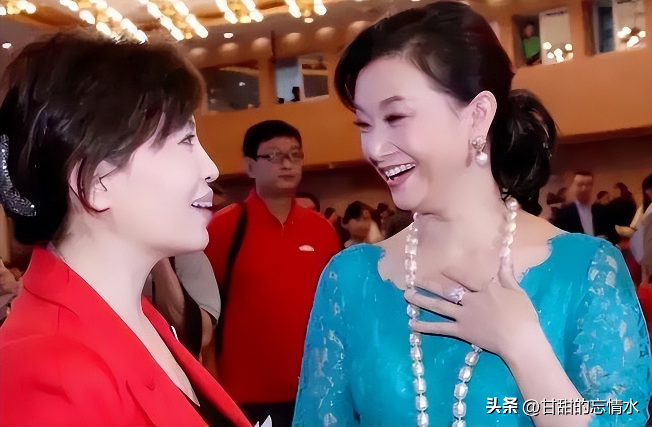 《新闻联播》主播，离不开李瑞英；唱歌，离不开*祖英宋**