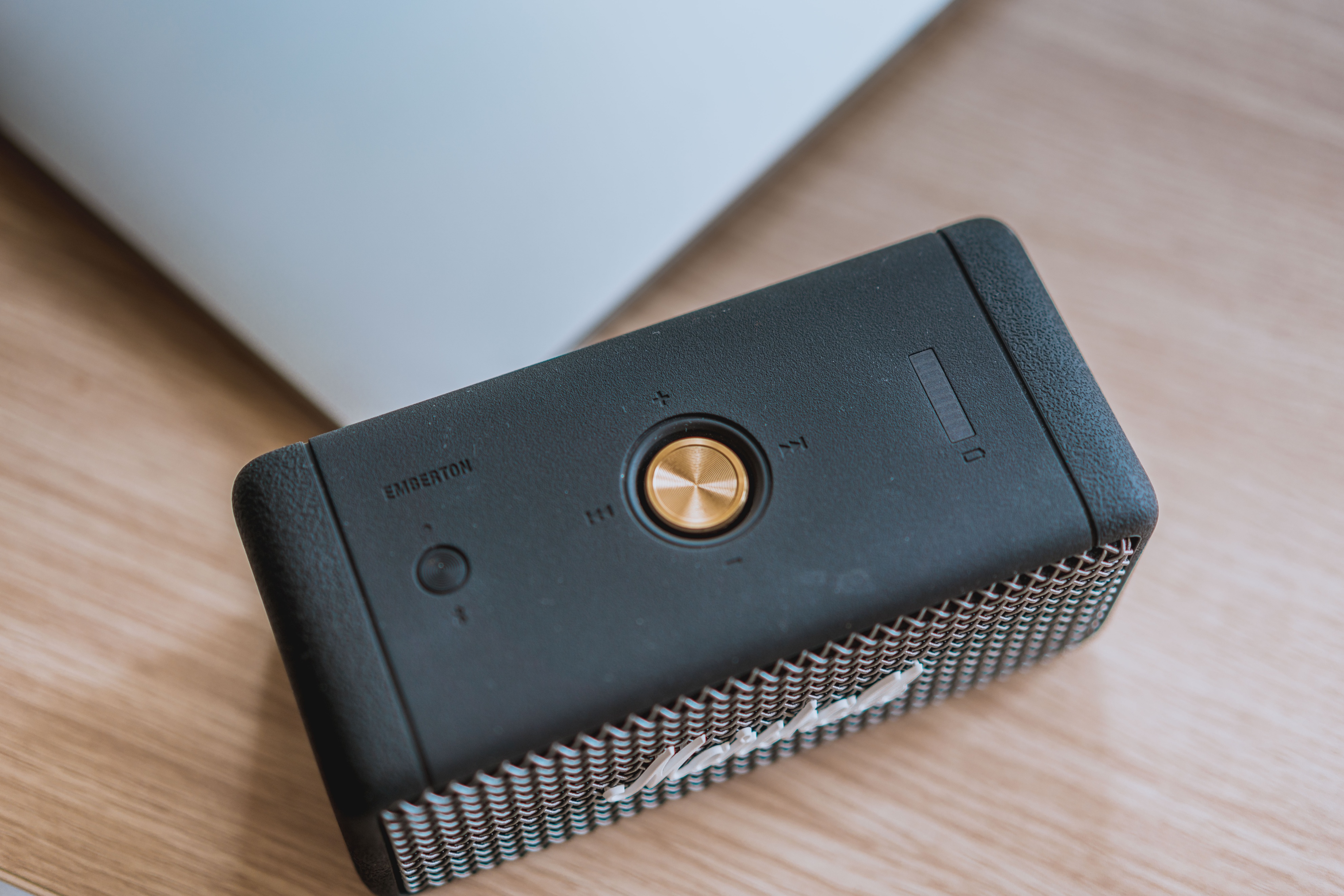 马歇尔蓝牙音箱对比评测,马歇尔embertom2为什么受欢迎