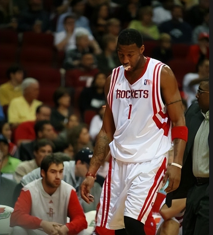 姚麦当年火箭为什么不补强,姚明球衣被火箭退役什么意思