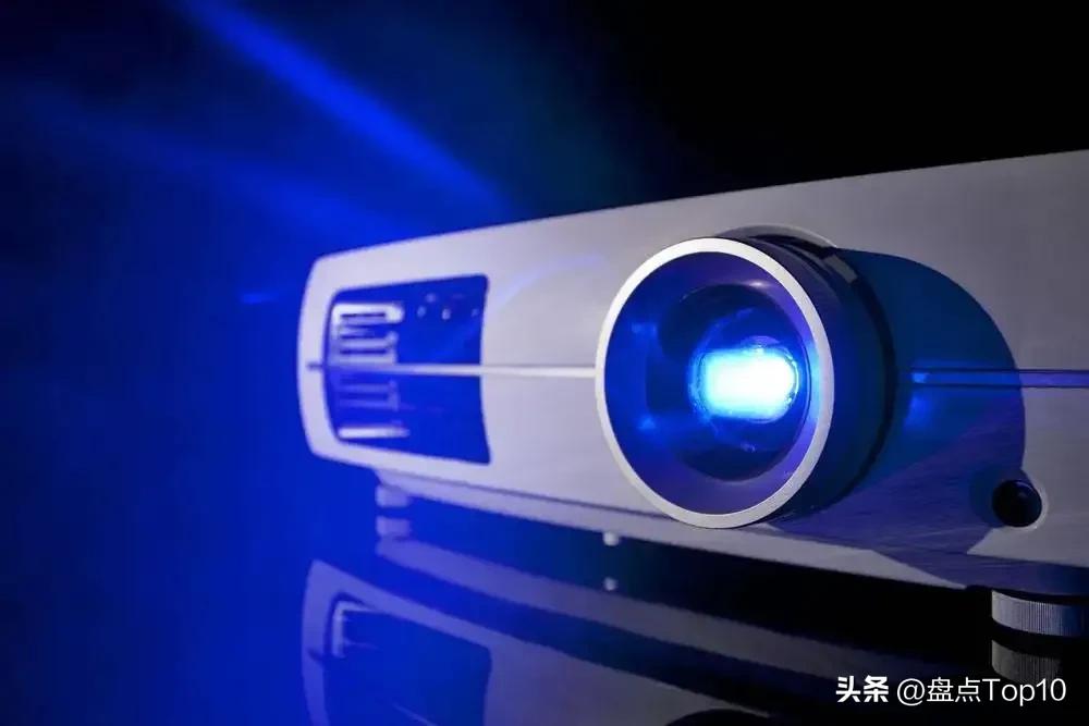 室内投影仪什么牌子好,现在什么牌子的投影仪效果好