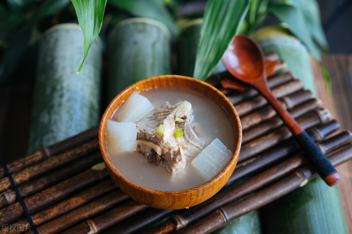 骨折三种菜不能吃,小孩手骨折了吃什么恢复得快