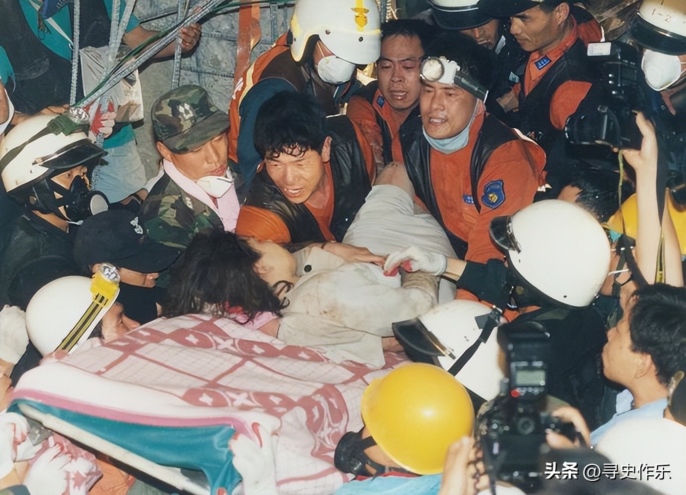 韩国三丰百货大楼倒塌遗址 (韩国三丰百货大楼垮塌前的录像)