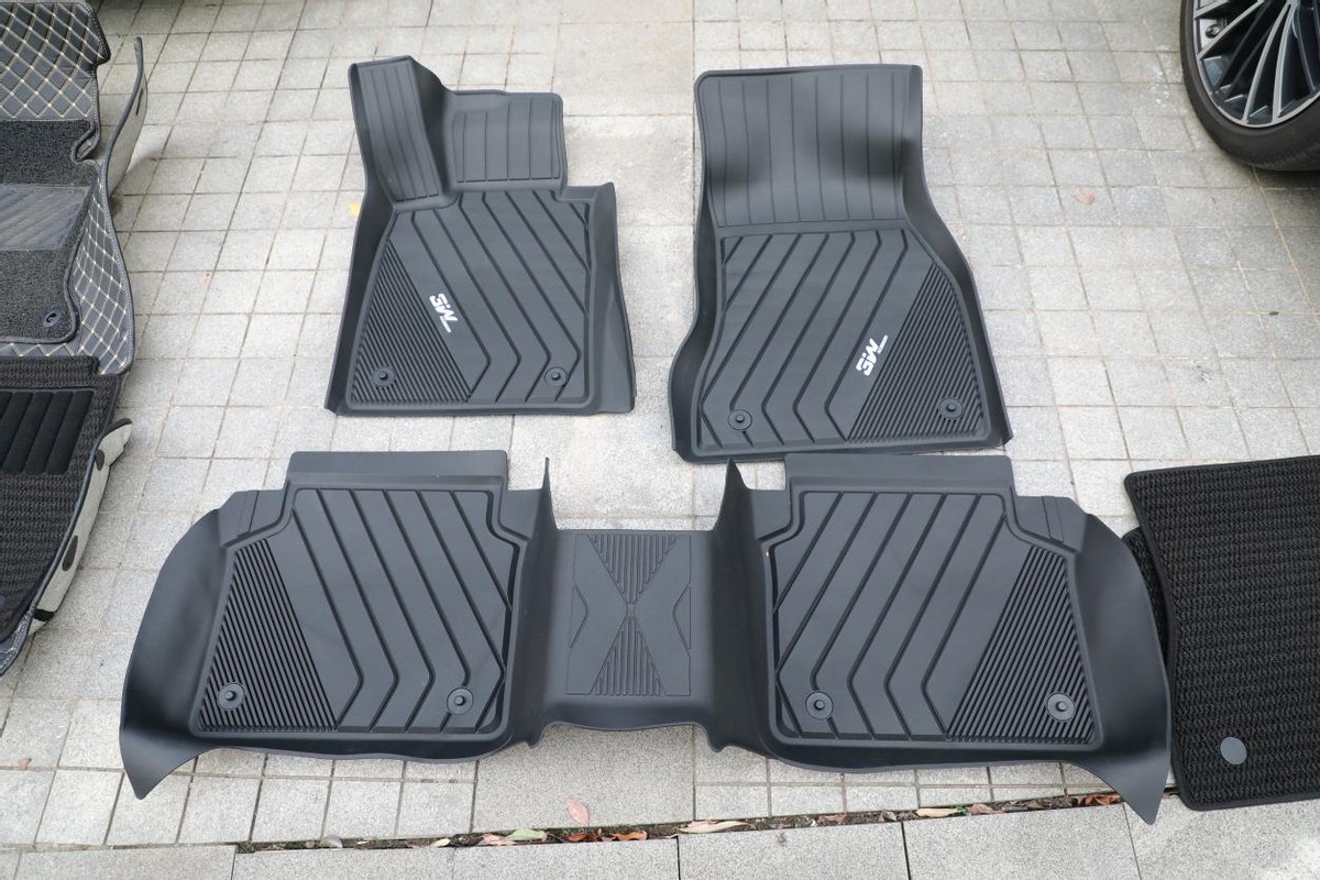 宝马530脚垫全包好还是半包好,宝马530用什么脚垫