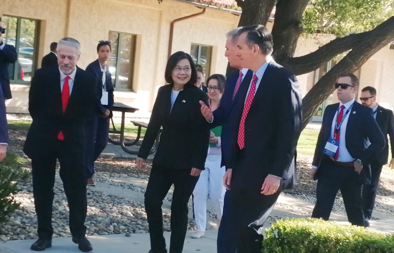 大陆使出杀手锏，直击台湾大动脉，不见刀不见血，效果却比军演好