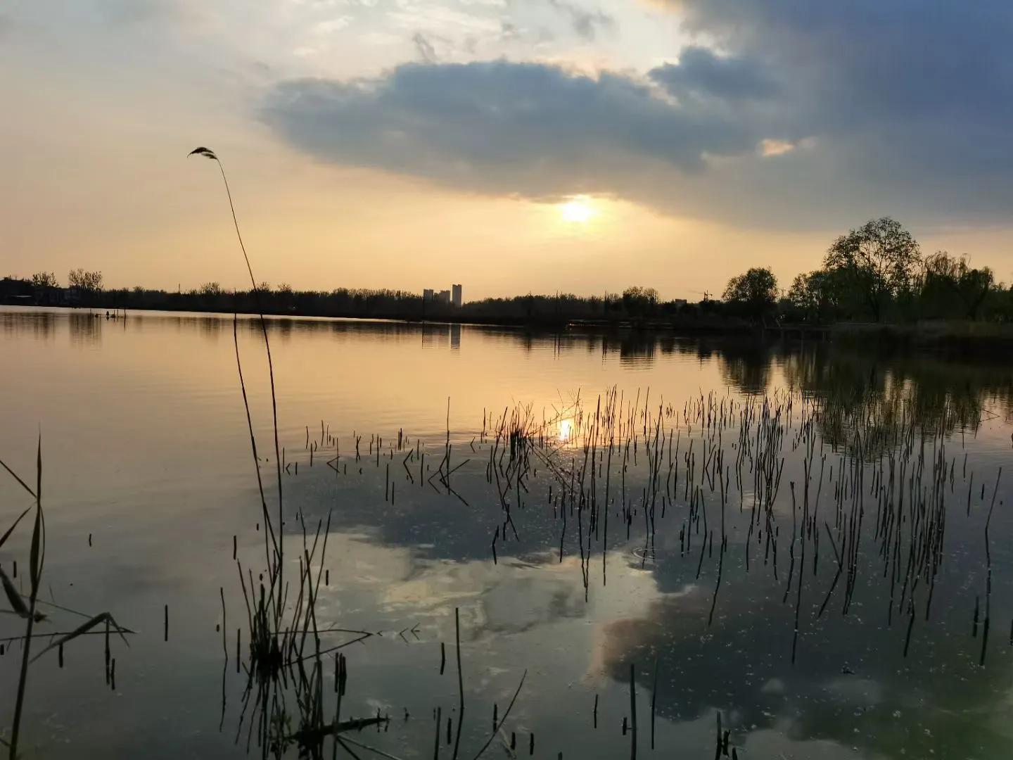 闺蜜买车了带我兜风 (闺蜜提新车带我出去玩)