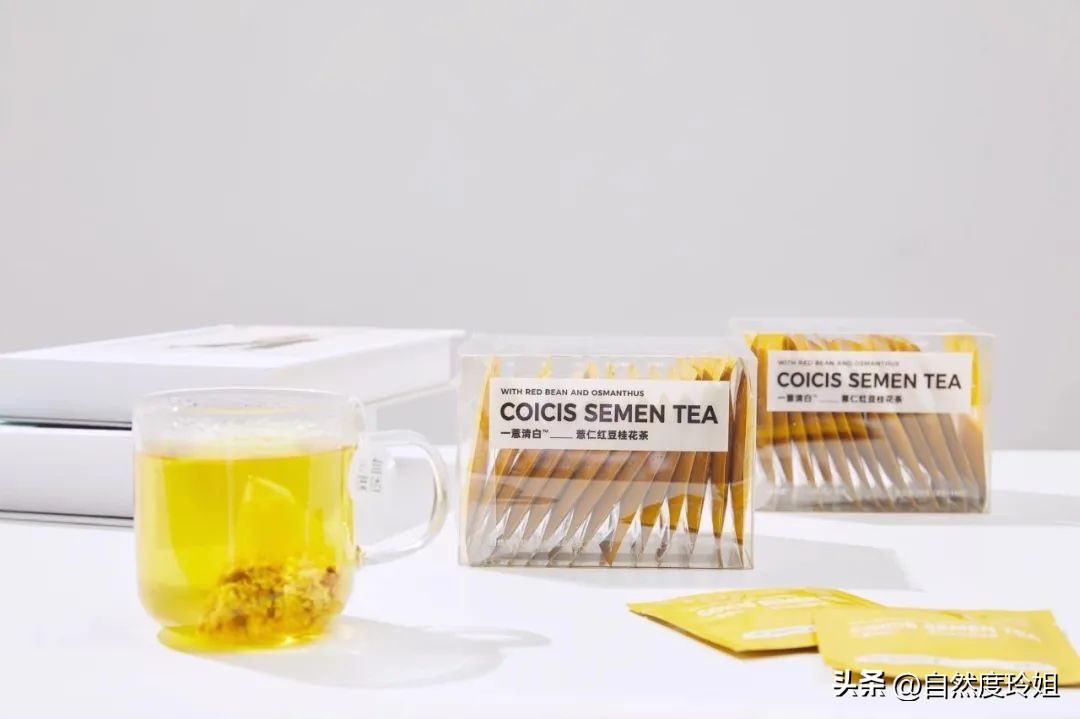 夏天手脚长小水泡很痒是什么原因,夏天长痒痒的水泡