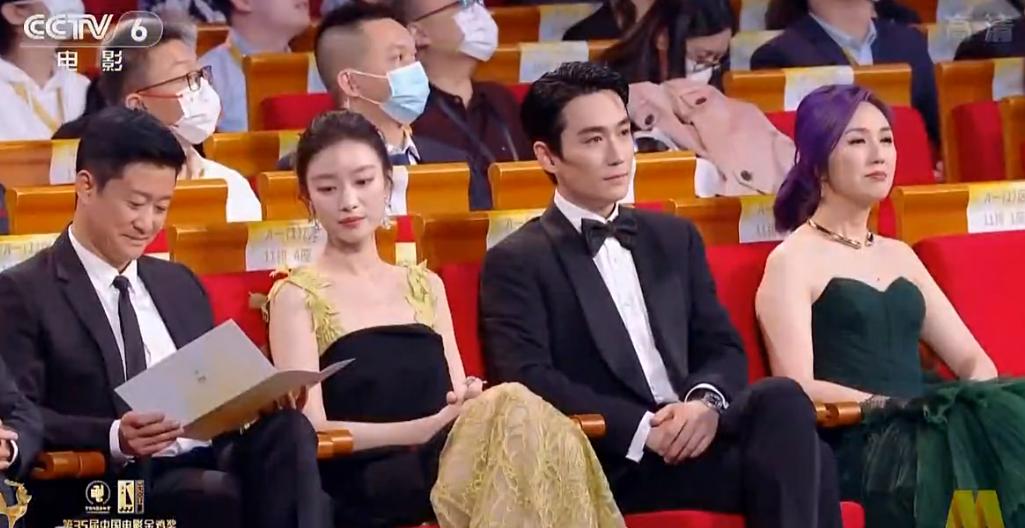 吴京黄渤成龙颁奖晚会,黄渤沈腾忘词完整版