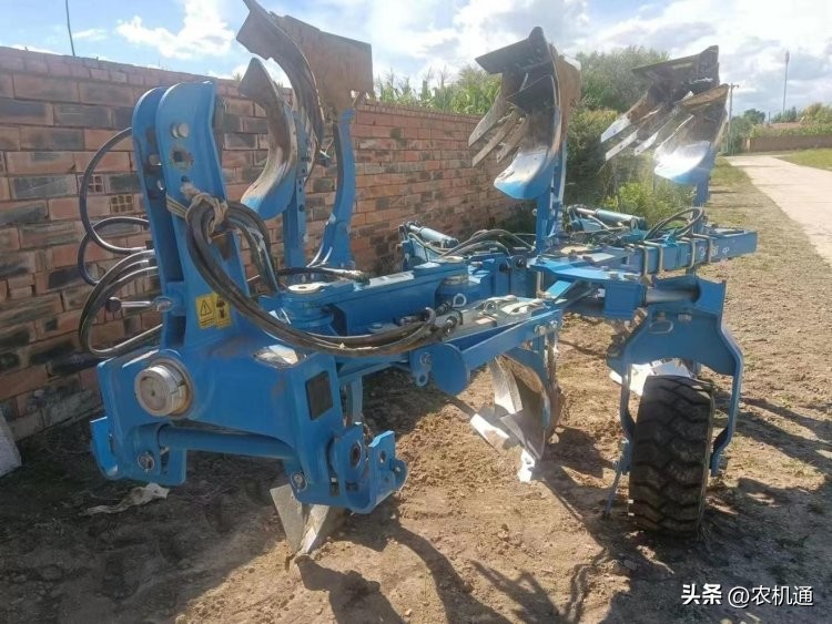 二手龙丰550翻转犁出售,龙丰翻转犁二手