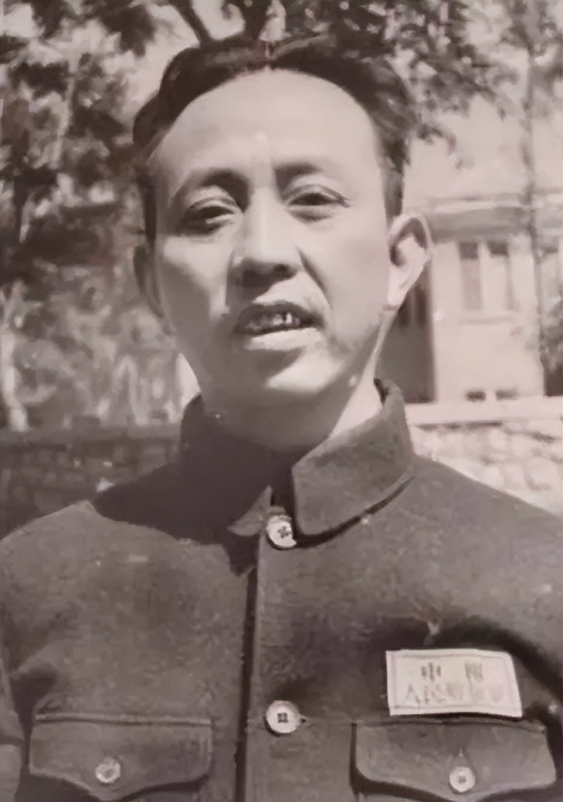 建国后首位遇刺的高级将领，亲家是开国上将，儿子中将儿媳少将