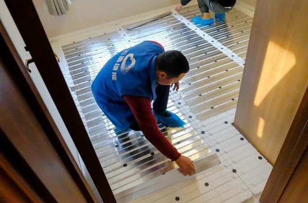 真正的石墨烯地暖什么样的,石墨烯地暖真的省钱嘛