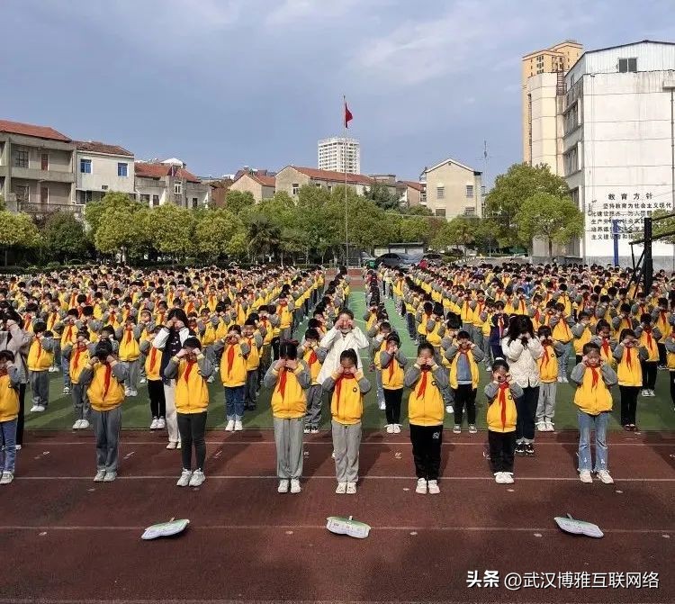 阳逻二小第28届运动会400米,阳逻二小的早操