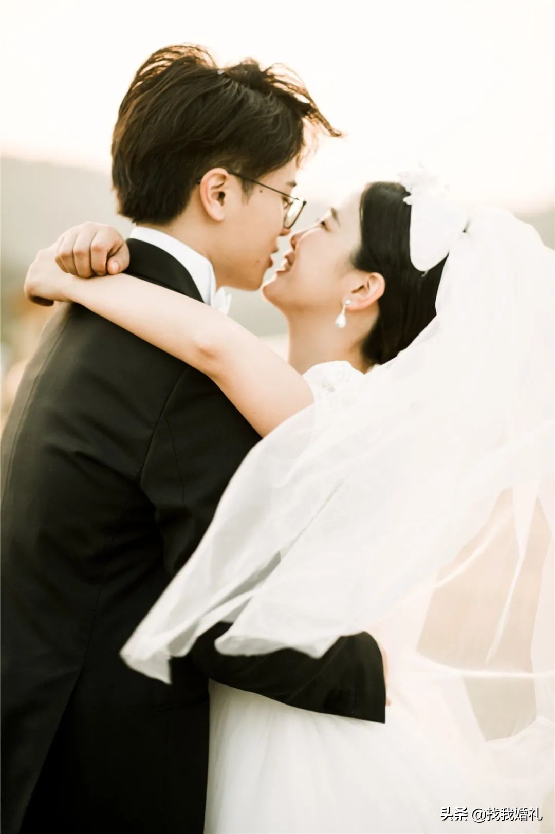 提亲订婚结婚这个流程是怎么样的,求婚订婚领证办婚礼是怎样的流程