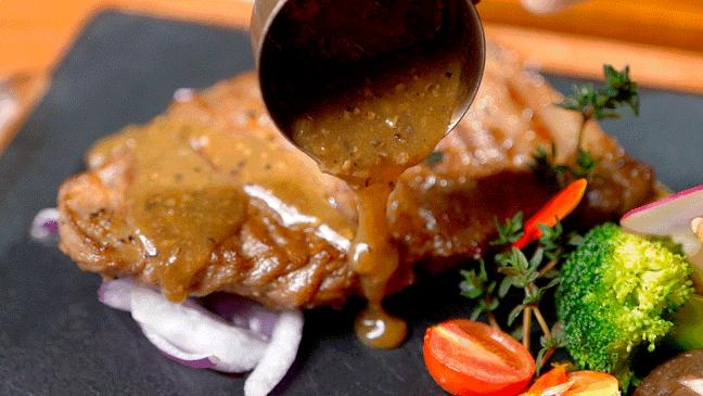 吃火焰牛排视频,吃火焰牛排视频大全