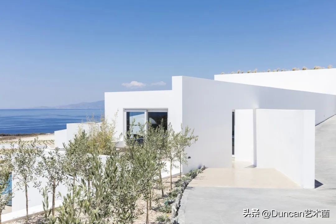 希腊KapsimalisArchitects①打造蓝白极简主义的童话世界！