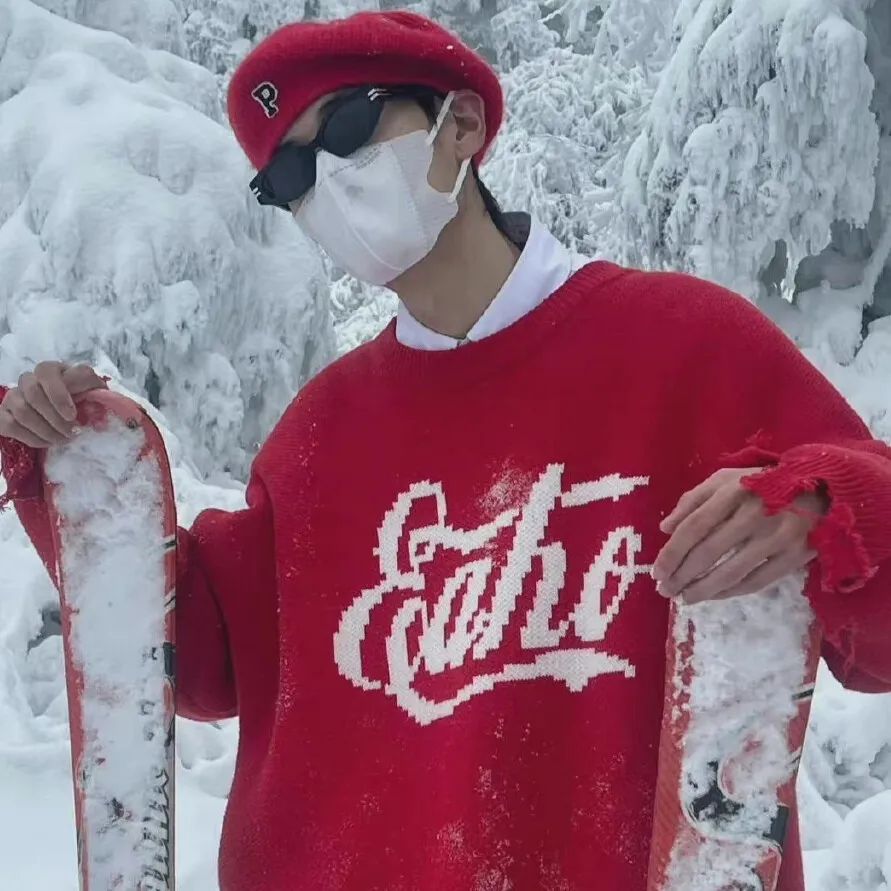 戴口罩情侣图片头像一对,戴帽子和口罩情侣头像黑白动漫