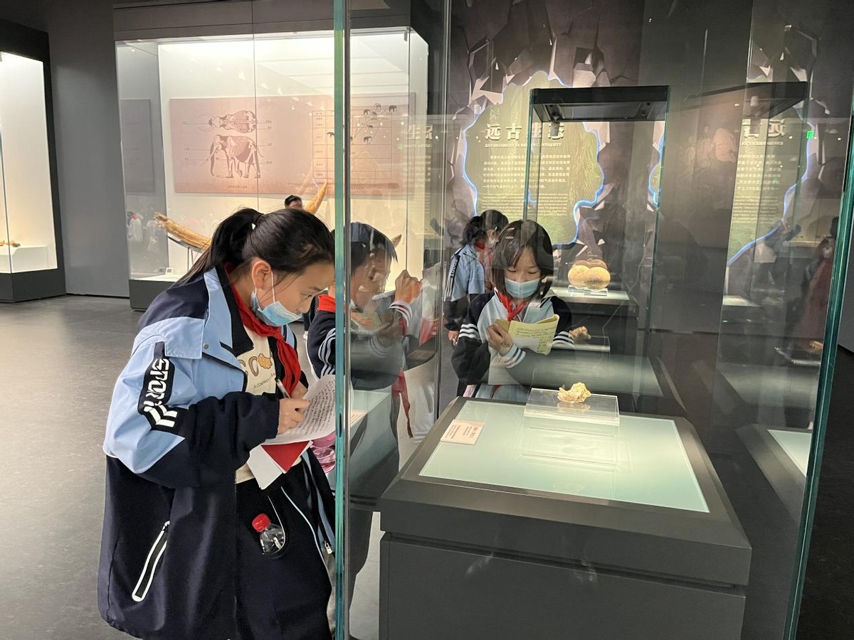 感悟先贤智慧，弘扬传统文化！郑州长明中学开展春季研学活动