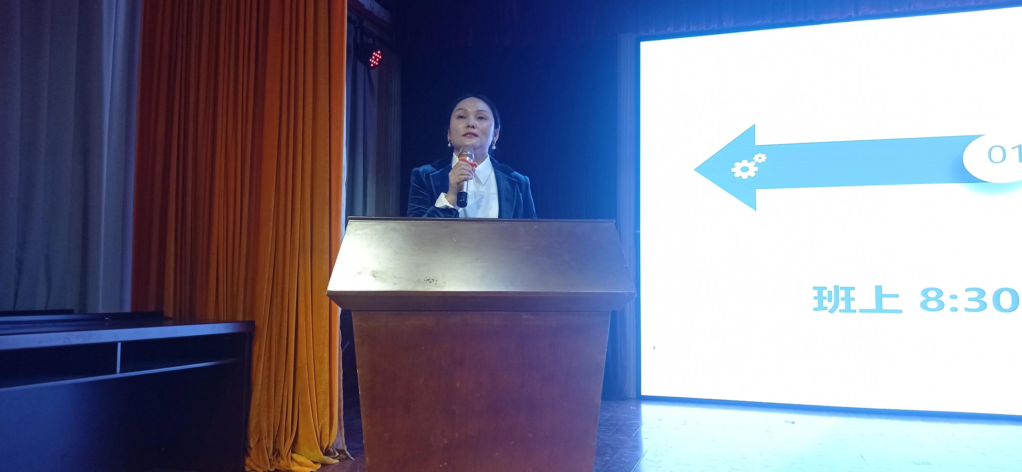 携手并进共促发展一一记澧滨小学五年级家长会