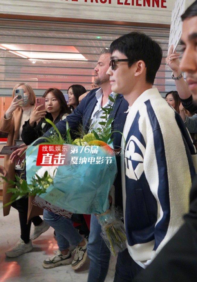 朱一龙亮相是枝裕和新片红毯,是枝裕和朱一龙