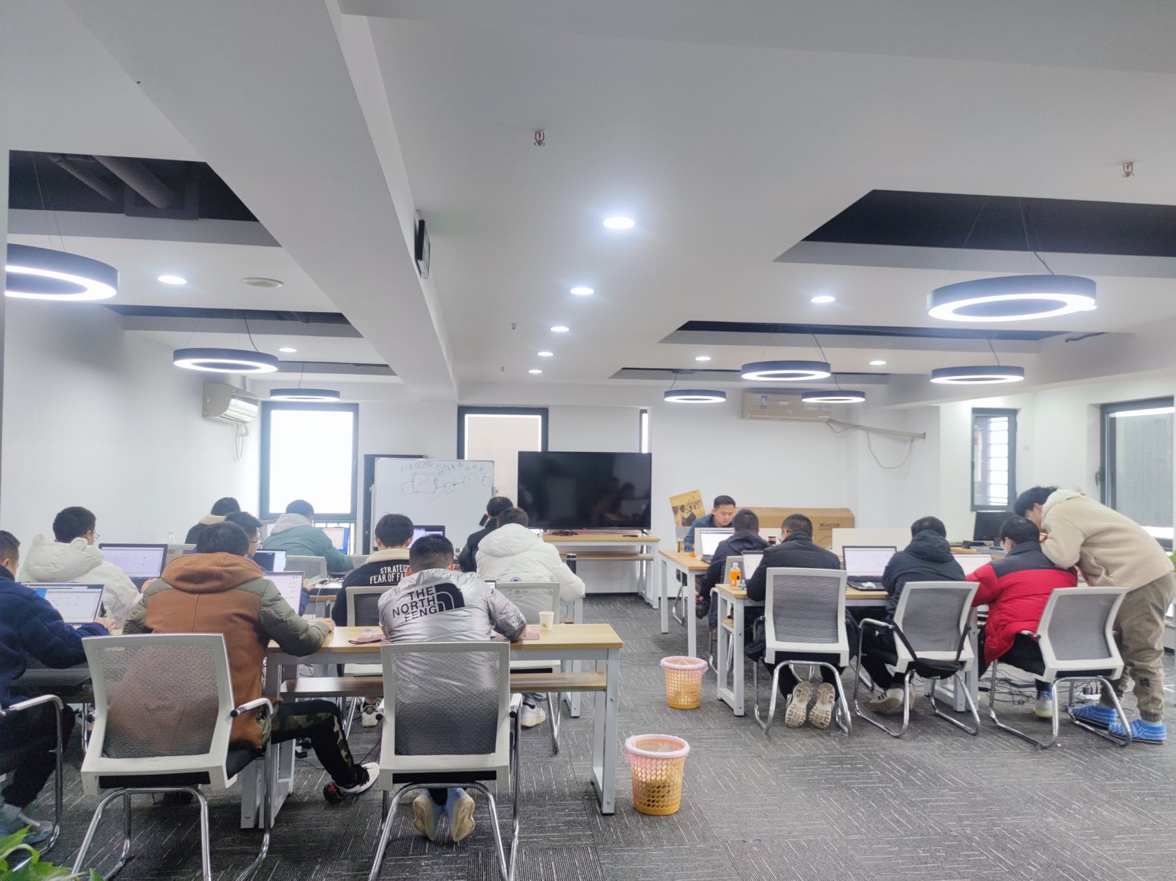 黑客利用伪造的弹出登录窗口窃取Steam帐户