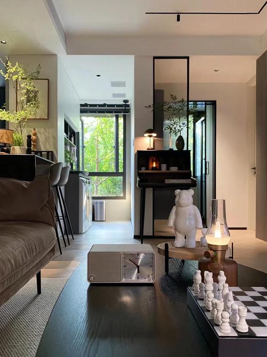 海归美女建筑师巧装89平小家电视柜里竟藏隐形门