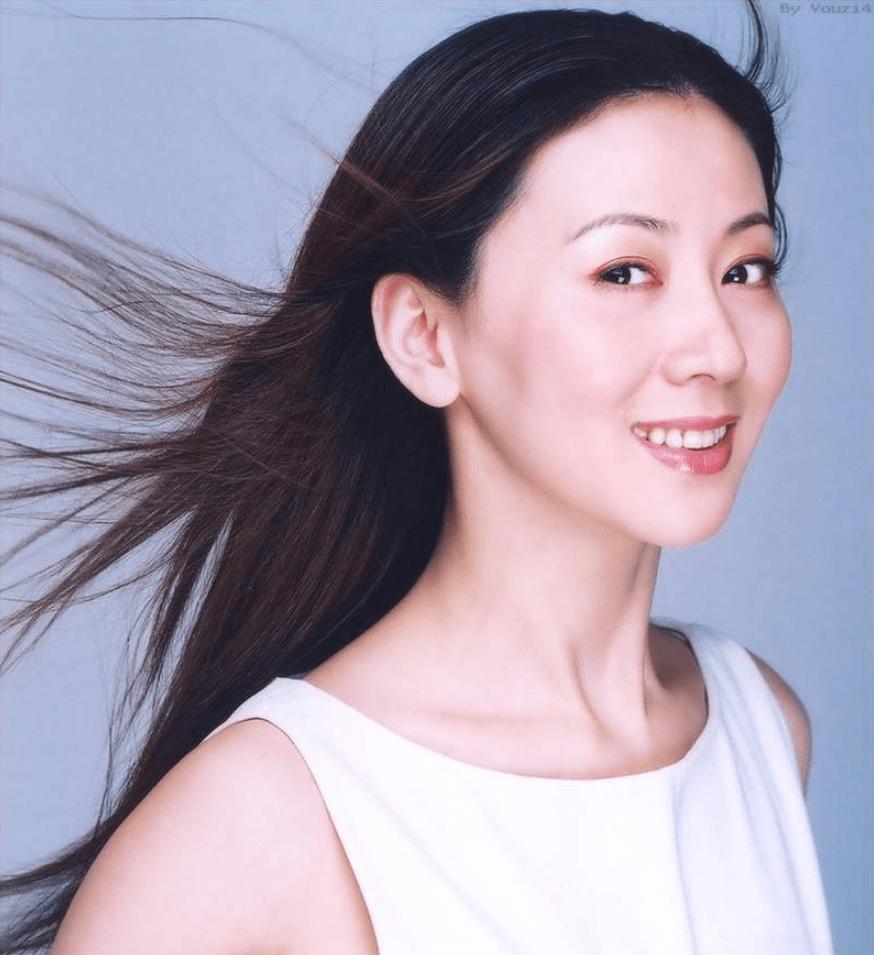 她向艺术献出了人体——汤加丽