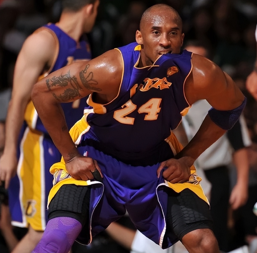 OK三连冠时，科比已是联盟第一分卫，他拿了几张FMVP选票？