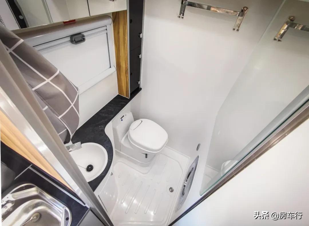 最新款进口顶级依维柯b型房车,依维柯房车推荐10万到20万之间7座