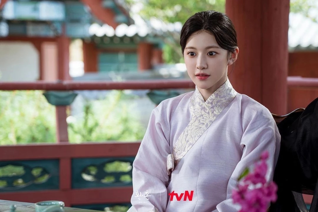 韩素希低马尾剧照,韩国女艺人韩素希黑料