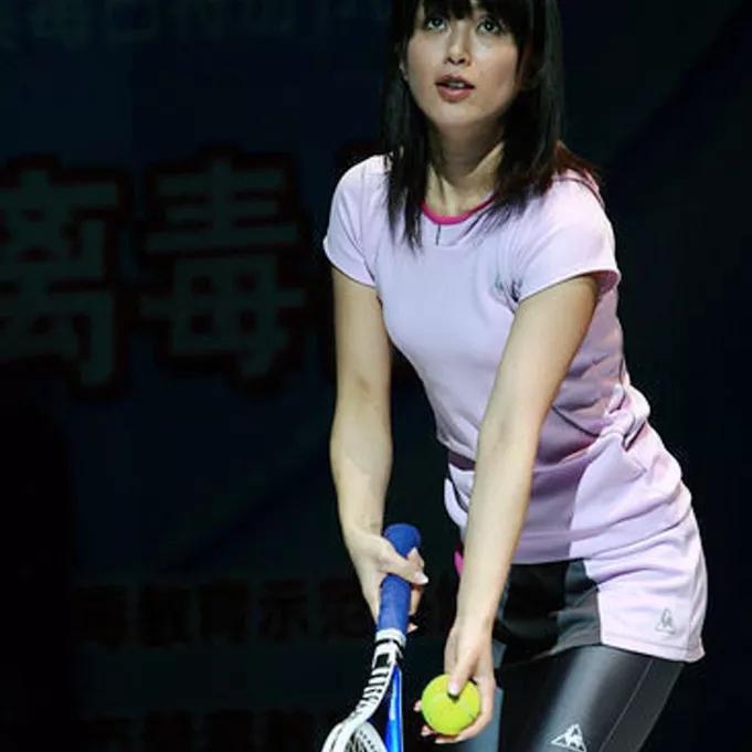 你认识几个打网球的明星?