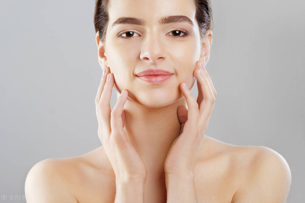 皮肤上长小肉球怎么整掉,皮肤上长的小肉球可以自己处理吗