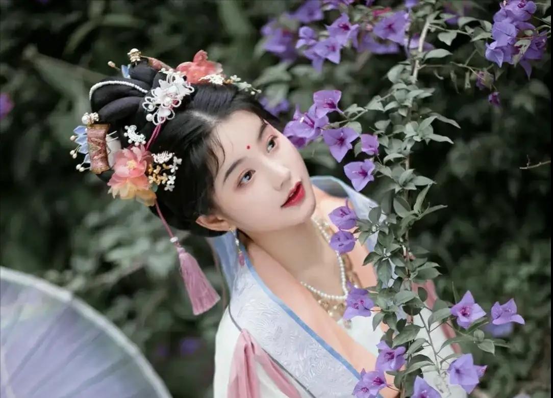 梅香骗翰林风月,梅香陷害了马馥芳的丫鬟