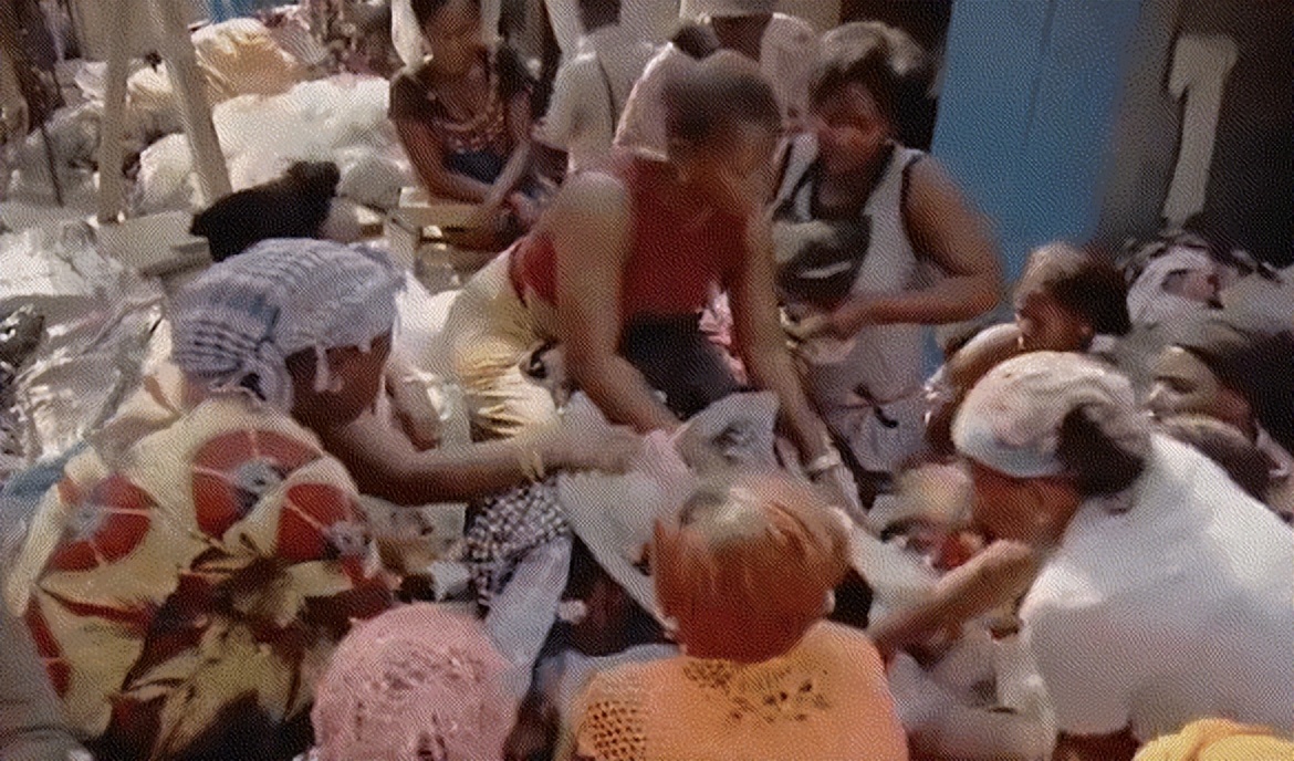 中国旧衣服被非洲人哄抢，一天能卖20万！女式内衣最受欢迎？