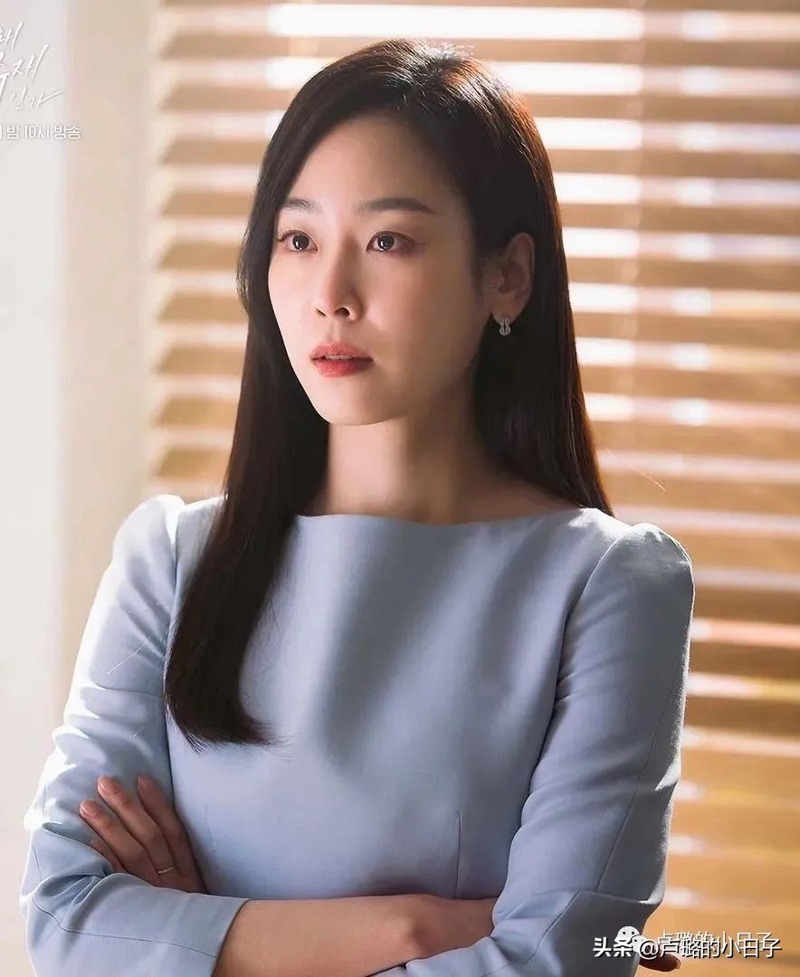 被渣男逼到流产差点自杀，从剧中穿搭就能看出女主复仇的野心