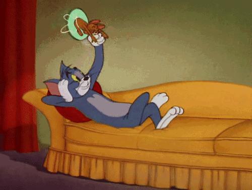 母猫交配后，为什么会满地打滚，还转头攻击雄性？