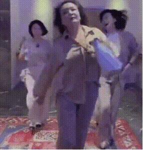 别人朝她扔泥巴，她用泥巴种鲜花，张兰才真的拿了大女主剧本