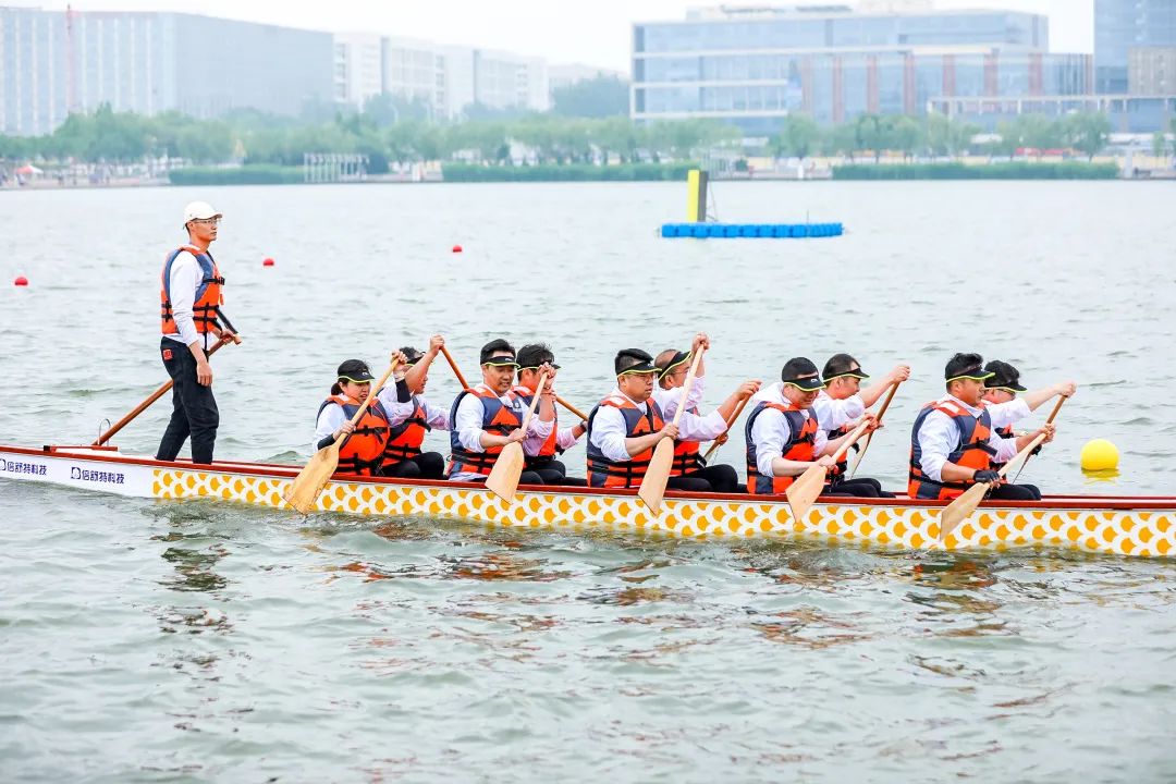 百舸争流竞扬帆不负众望勇夺魁,百舸争流龙舟竞渡