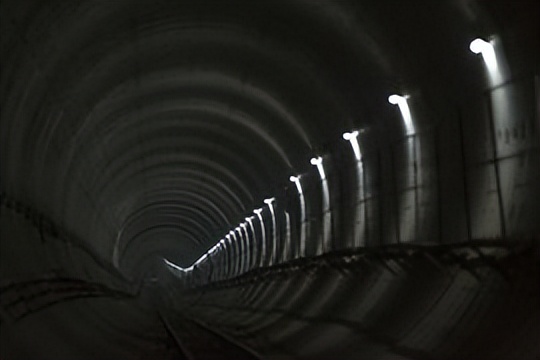 探地雷达原理示意图,探地雷达检测深度