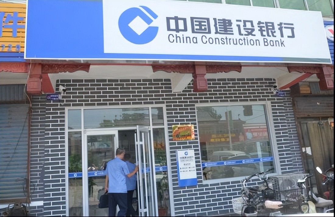 这群人开个假银行就算了，还敢和银保监局对线？？？