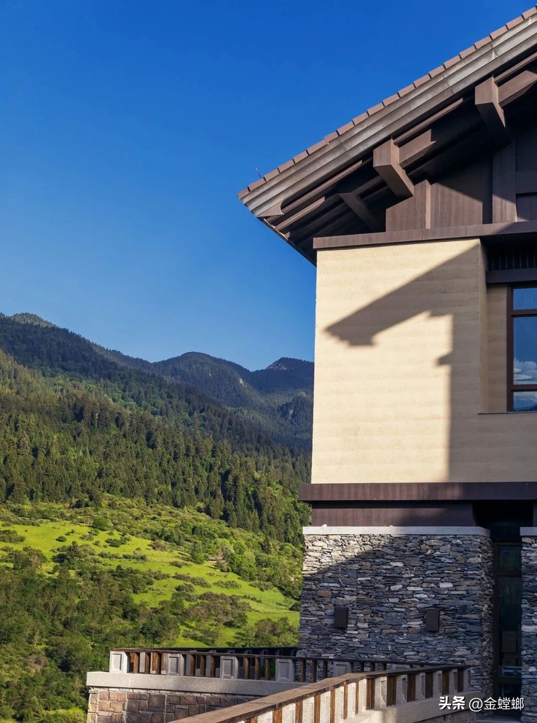 中国首家，全球第六家—九寨沟日赛谷丽思卡尔顿隐世酒店