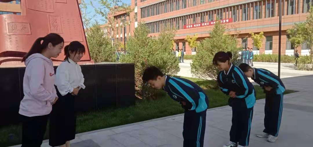 爱是这所学校最响亮的名片——记神木市西交康桥慈善学校以德育教育为特色，打造老百姓家门口的好学校