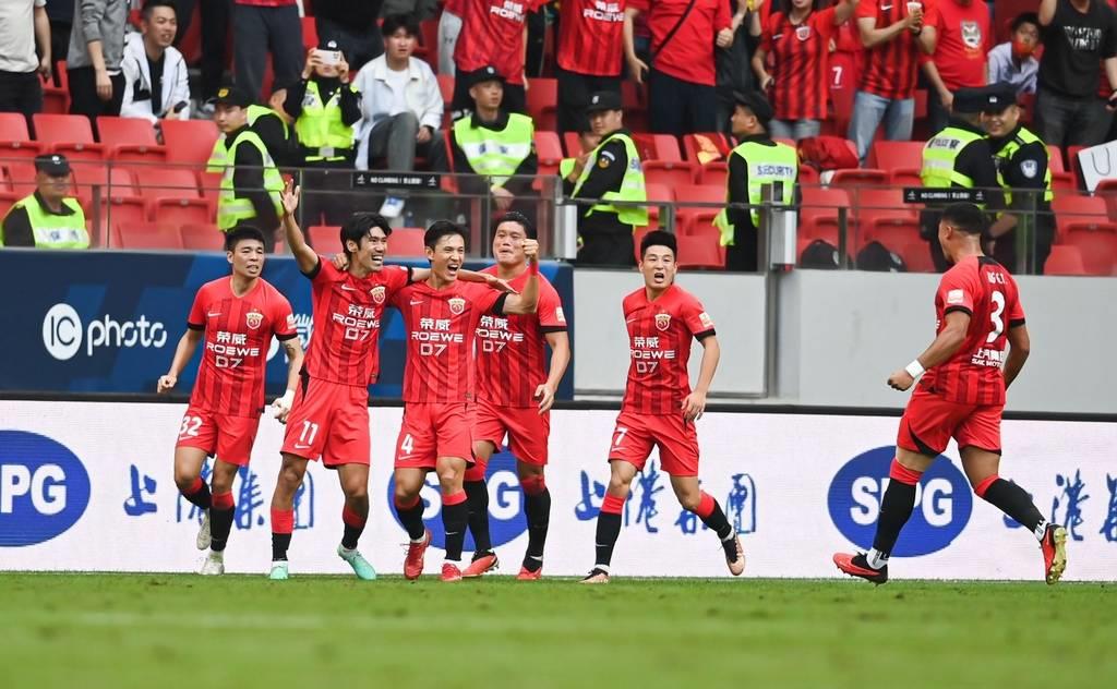 海港队4:3逆转泰山队,上海海港vs山东泰山5张红牌