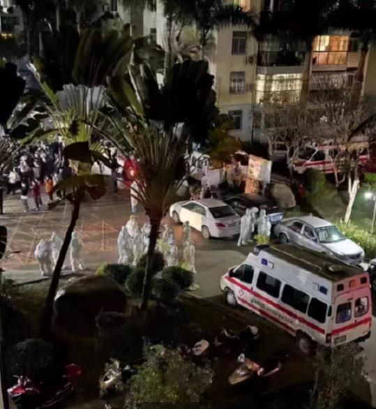 高校学生疫情期间翻墙外出,大学生疫情期间翻墙外出