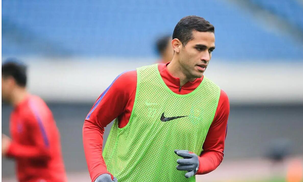 卡尔德克或被归化,卡尔德克之前的外援