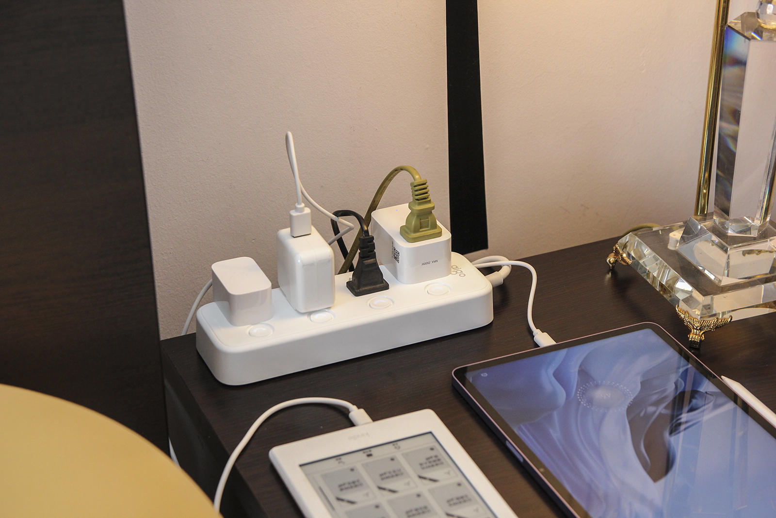 aigo前面板拆解,aigo65w插线板