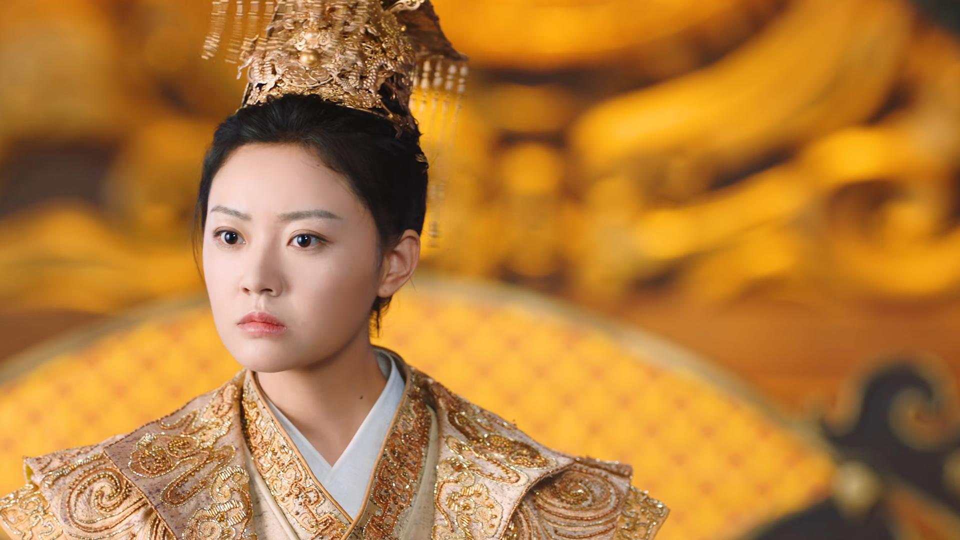 城主大人1：女子被迫穿男装当皇帝，成年后还被妃子追着要同房！