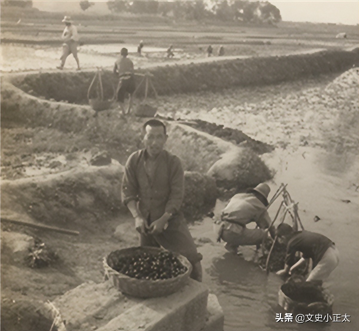 鲁迅儿时玩伴闰土的后人现在咋样,鲁迅闰土的后代100年后再聚首