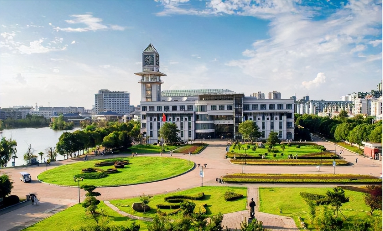 金融专硕考研：重庆大学和中南财经政法大学哪个更好考？如何选择