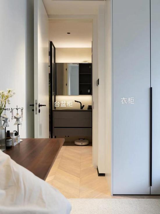 海归美女建筑师巧装89平小家电视柜里竟藏隐形门