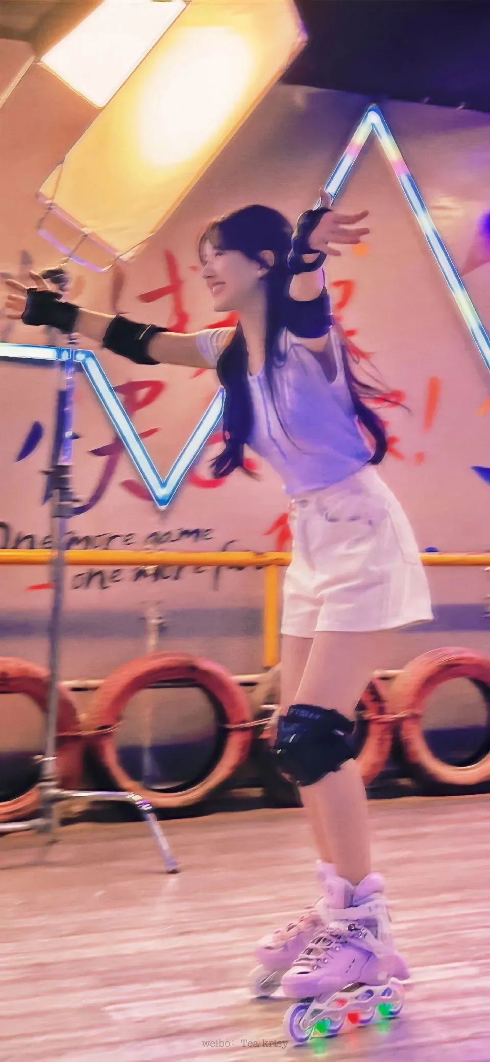 多功能可爱卡通壁纸,高清壁纸卡通可爱黄底图文